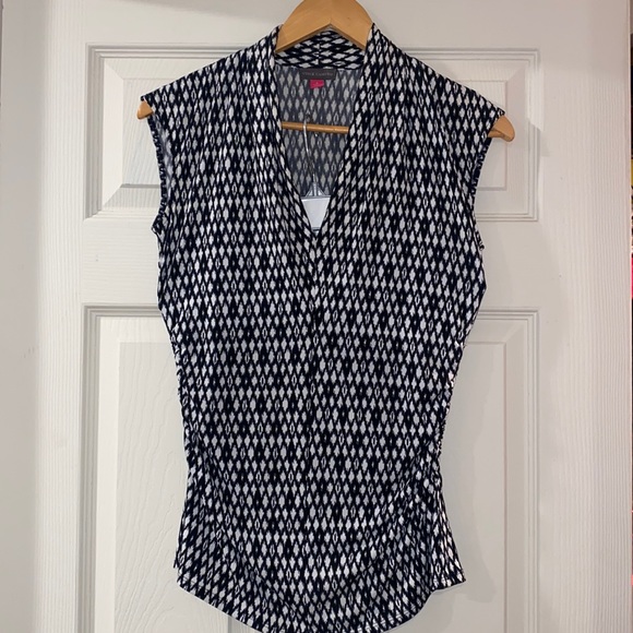 Vince Camuto top. Size S - Picture 1 of 6